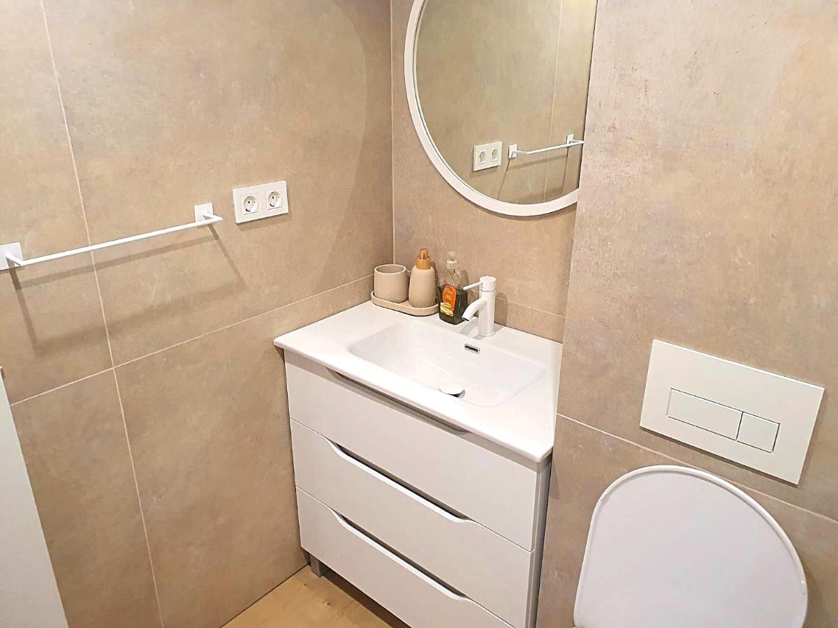בנידורם First Line Beach Beautiful Two Bedrooms מראה חיצוני תמונה