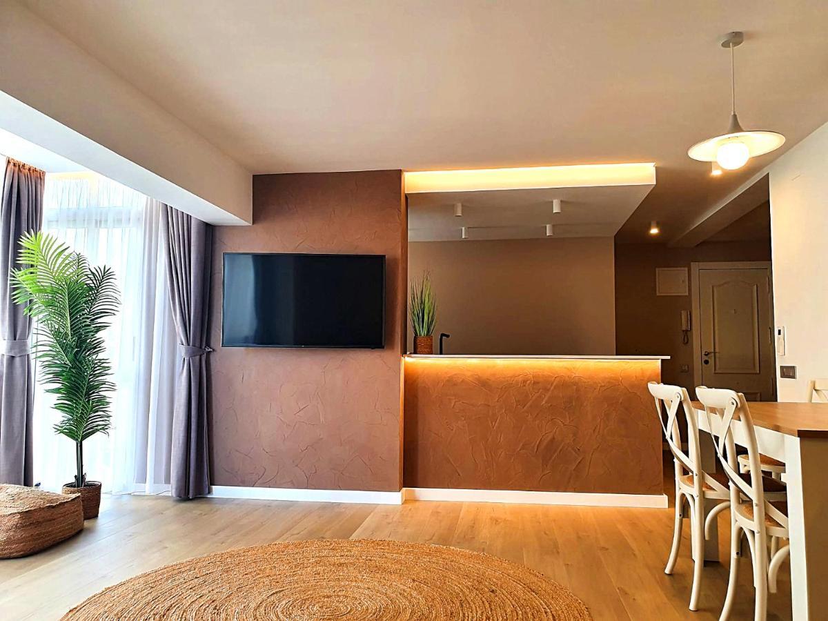 בנידורם First Line Beach Beautiful Two Bedrooms מראה חיצוני תמונה