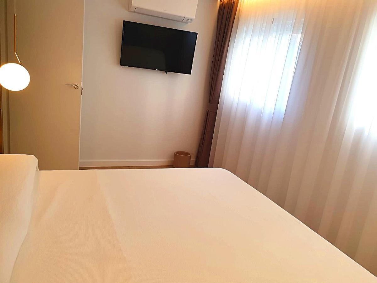בנידורם First Line Beach Beautiful Two Bedrooms מראה חיצוני תמונה